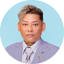 室田　真巨